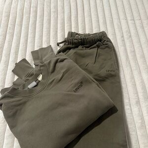 Levi's Khaki Sweatshirt and Joggers Set